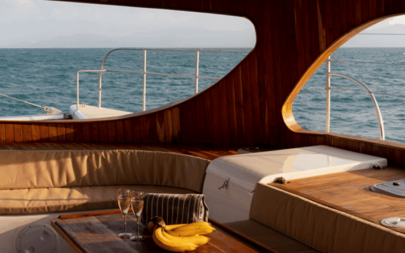 Croisière catamaran au coucher du soleil à Koh Samui : une soirée inoubliable en mer