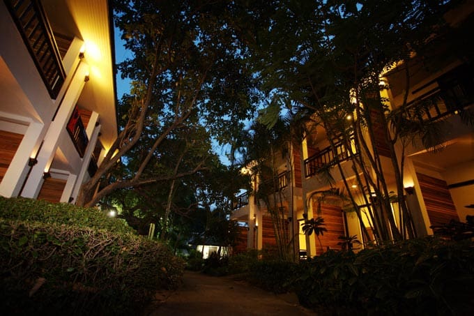Lamai Wanta Beach Resort (The Hive Hotel Samui) : Le Meilleur Spot de Baignade de Lamai pour 33 euros la Nuit
