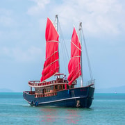 Red Baron Koh Samui : dîner au coucher de soleil sur une jonque chinoise